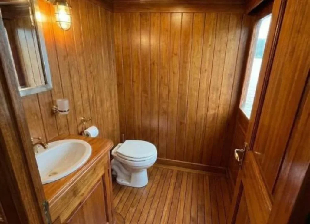 FROM LOMBOK | DISCOVER WHALE SHARKS AND KOMODO DRAGON