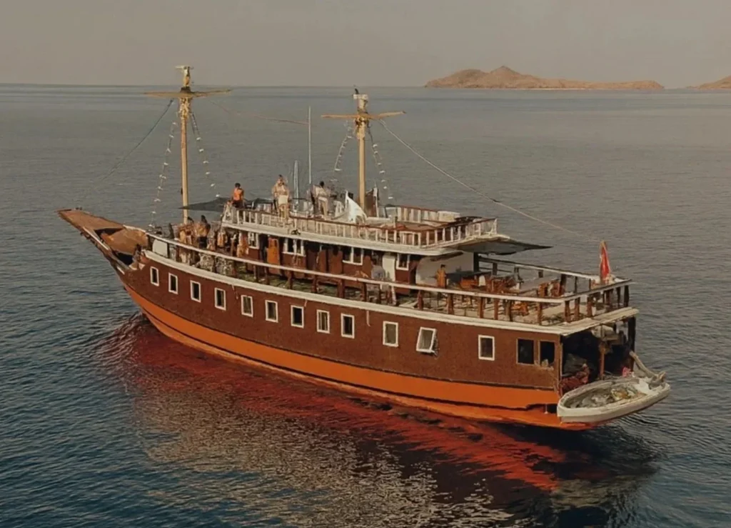 komodo trip from lombok, komodo island tour from lombok, komodo boat trip from lombok, lombok to komodo tour, komodo tour, komodo trip, komodo island tour, komodo cruise from lombok, komodo luxury cruises, komodo luxury cruises from lombok, labuan bajo to lombok, komodo island tour 4 days