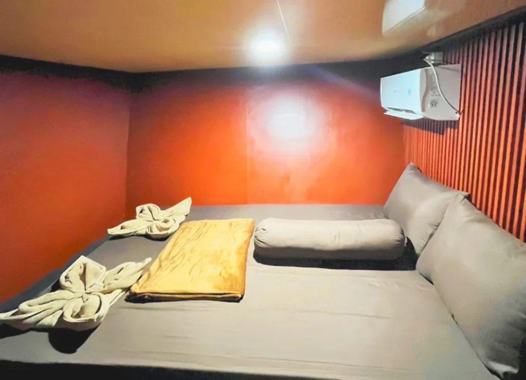 private-Double-Downdeck-geotag