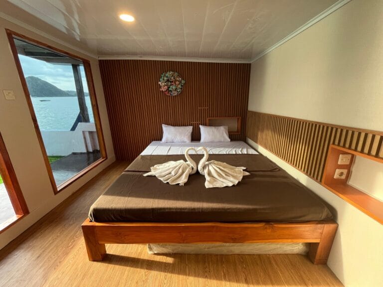 Komodo Luxury Cruise Lombok to Flores By Klm Eternity